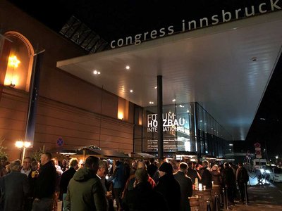 Mehr als 3000 «Hölzige» am IHF in Innsbruck