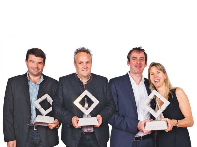 Die Gewinner des Cadre d’Or 2017 in der Kategorie HolzBau (v. l.): Christian Kündig (Implenia), Enrico Uffer (Uffer AG), Ingo Burgert und Tanja Zimmermann (Empa).