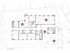 Erdgeschoss mit überdachtem Pausenbereich (1), Eingang / Garderobe (2), unterteilbarem Aula-Bereich (3), Loggia (4) sowie diversen Arbeits- und Aufenthaltsräumen.
