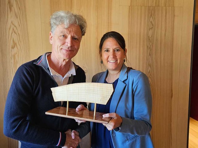 Martin Barmettler übergab das Präsidium des Schweizerischen Furnierverbands an Gabriela Schlumpf.