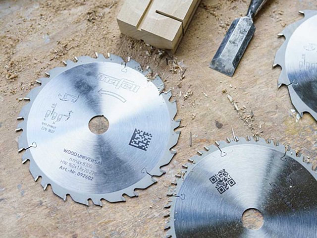 Die Zahnanordnung der MAFELL GT-Sägezähne erzeugt eine hohe Schnittqualität, für die ein herkömmliches Sägeblatt mehr Energie braucht. Foto: MAFELL
